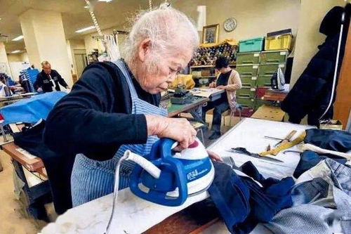 河南72岁老人3年拍100部短剧