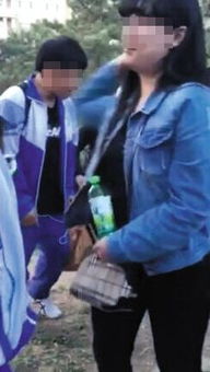初中生遭同学扇耳光烧红钉子烫脸