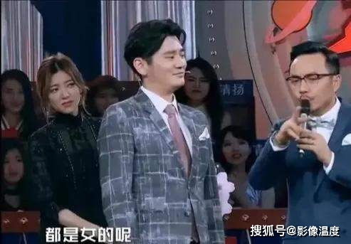 宋小宝戴头纱对费翔抛媚眼《窗前明月咣》