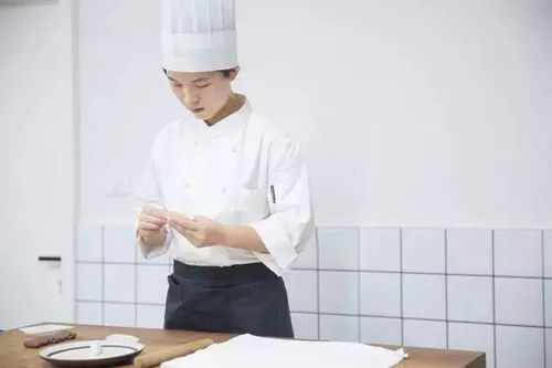 90后清华女硕士转行学厨师