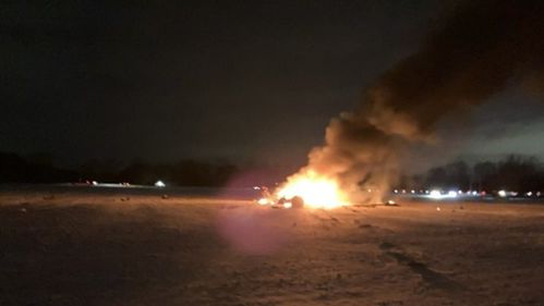 美军f35坠毁现场升腾起蘑菇云