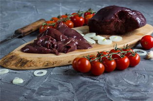 喝酒时吃这些食物不容易醉