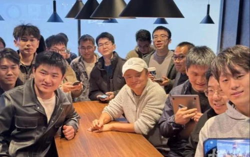 马云现身阿里巴巴杭州园区 马云现身阿里巴巴杭州园区