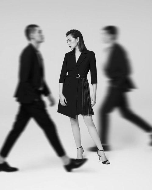 43岁女子找男模花光450万公款