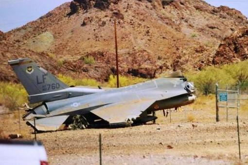 美军又一战机坠毁瞬间画面曝光