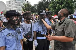 云南一文旅局长抹黑脸为五一揽客