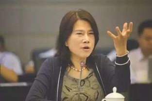 董明珠开会当场怼员工说\ 董明珠开会当场怼员工说\