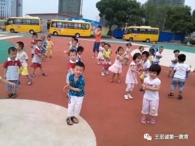 武汉一幼儿园上课70%时间在巡山