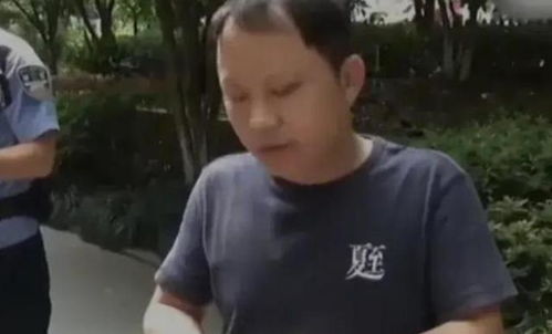 女子叫开锁师傅上门 来了个10岁小孩