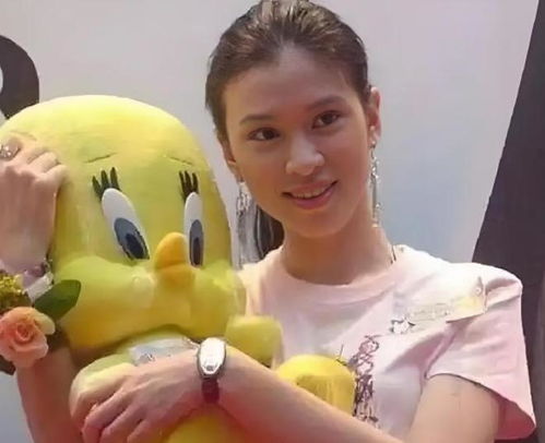 香港女星陈思齐宣布摆摊卖鸡爪