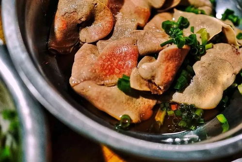 清明假期堵成猪肝红 5小时动800米