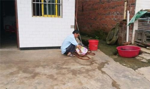 青岛一大爷靠“脸”火爆全网