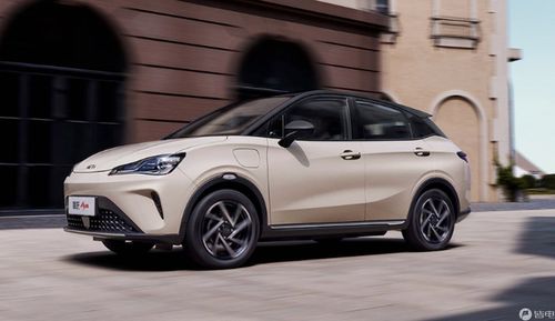 哪吒汽车张勇否认跑路英国:为了融资