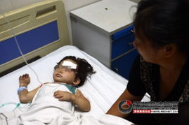 女生晒手电筒照手图被网友救了一命