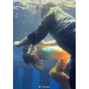 “美人鱼”表演时溺水 仍在ICU