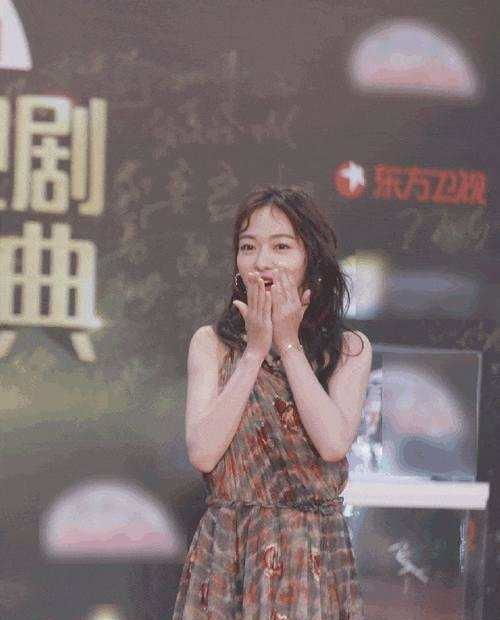 王蓉回应再次走红:激动得两腿发抖