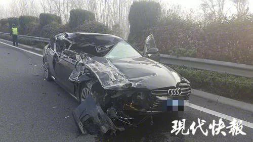 巡航车撞火车游戏攻略