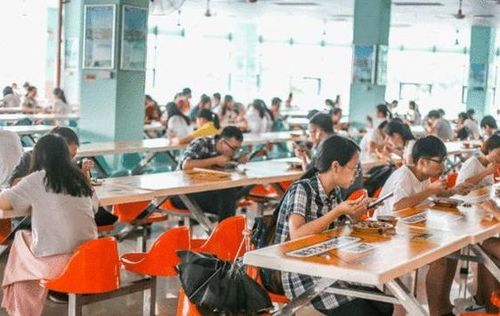 南京一大学食堂招博士？校方回应