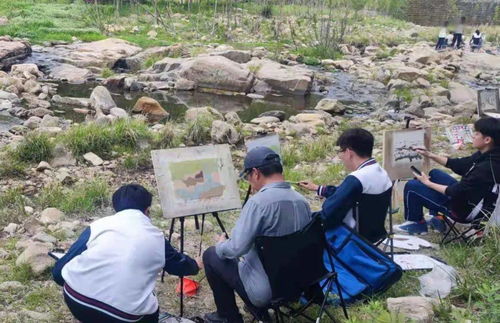 学校食堂绞肉机现活蛆 校长被停职