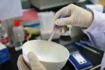 教授称广东人用开水烫碗令人恶心 教授称广东人用开水烫碗令人恶心