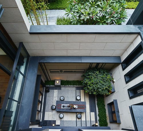 只剩几面烂墙的别墅拍出2683万