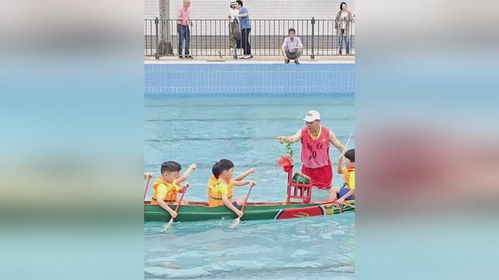 奶凶奶凶的龙舟队加入赛场