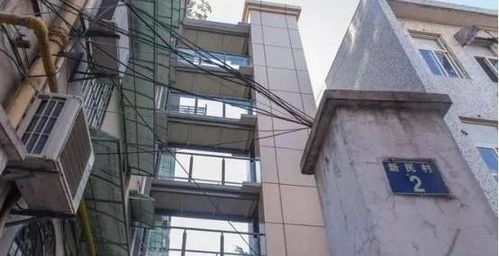 物业回应顶楼一孕妇将电梯加装锁链