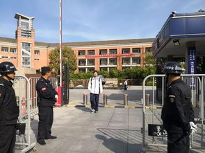 北京第1个走出考场考生:有点难