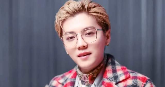 鹿晗近照曝光瘦一圈 网友:受情伤