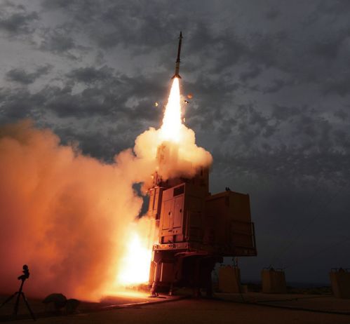 伊朗防空系统拦截以色列导弹