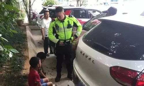 男孩买东西抽中汽车让爸爸开回去