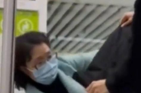 女子动物园制止不文明行为反被群殴