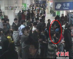 教师地铁偷手机游戏攻略