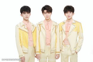 王源演唱会开场仿佛猴王出世