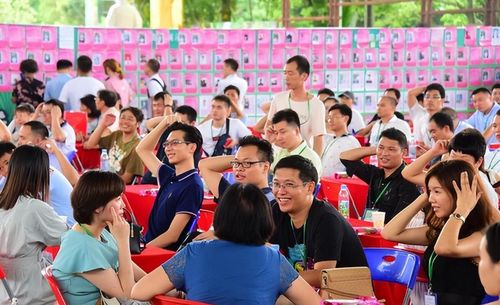 网传约会千名男性的南京\