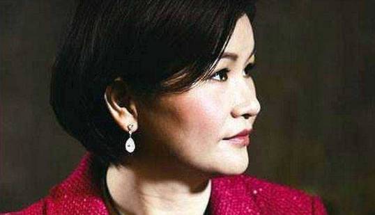 从打工妹到女首富 她要去香港IPO了