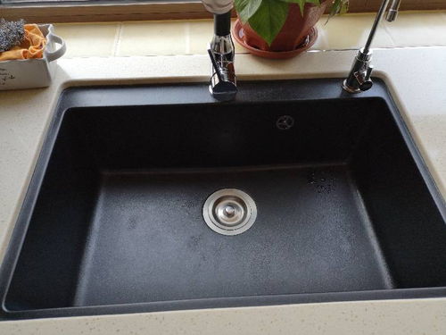 00后女生做无人机飞手年入40万