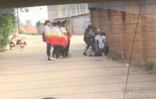 警方通报13岁初一女生遭多人殴打