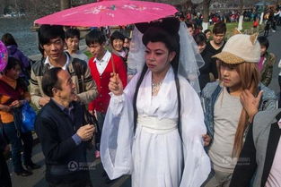 男子称西湖穿汉服拍照被赶 景区回应