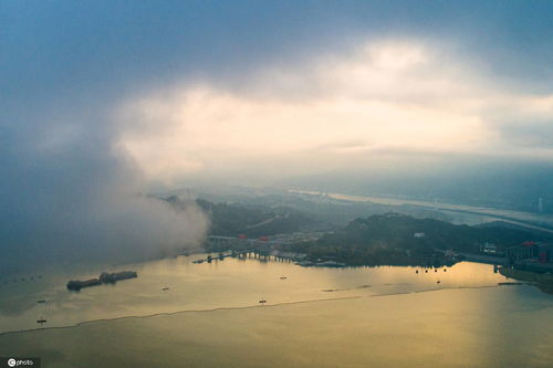 雾影蒸腾，溺陷梦乡，《时空中的绘旅人》全新世界主线「雾隐都市」4月27日开启