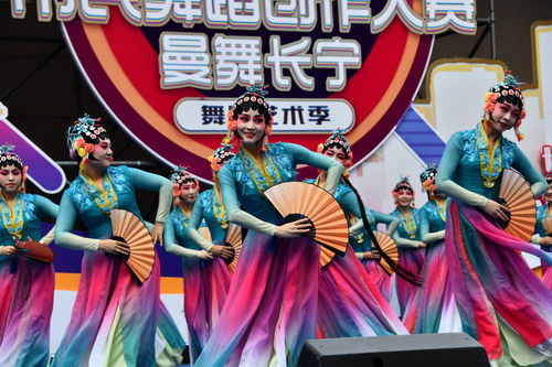 金秋重阳 一舞芳华 《梦幻新诛仙》能跳广场舞了？