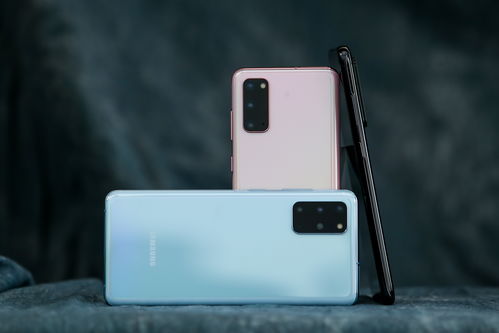 三星Galaxy S20系列真机图，一亿像素+120HZ的2K分辨率显示屏