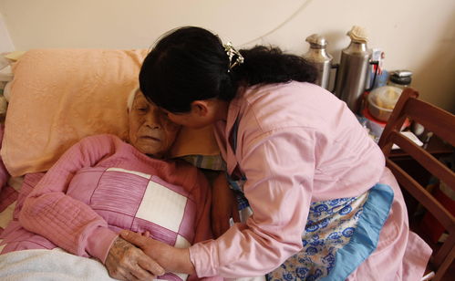 性侵案女孩母亲称女儿曾被威胁，不准告诉妈妈实情
