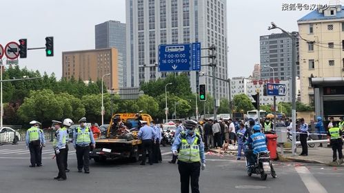 75岁老人开保时捷撞伤3行人，警方：操作不当，已排除酒驾毒驾