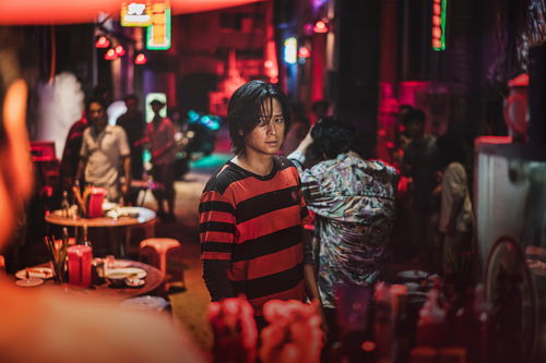 《釜山行2：半岛》男主新剧照曝光 7月上映