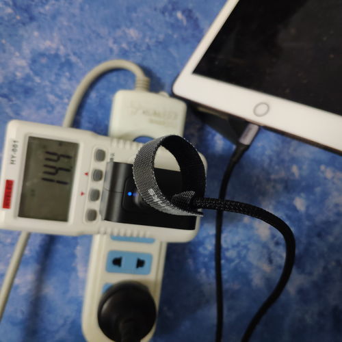 苹果充电功率终于要崛起了？曝20W充电器即将量产，网友：苹果是真的精明