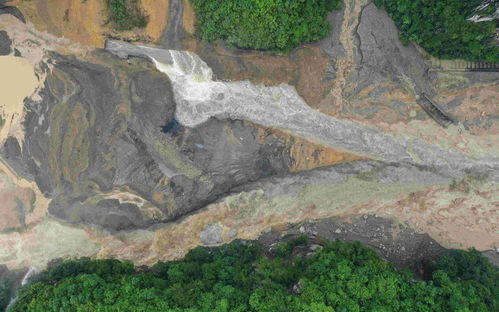 湖北上游堰塞湖溃坝预警，恩施发布撤离预警，居民需做好撤离准备