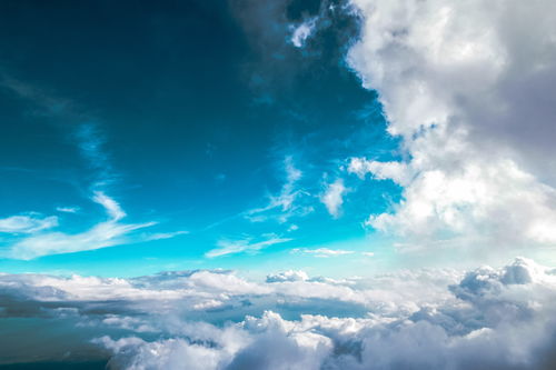 西安天空奇异云层是怎么回事？西安天空出现奇异云层