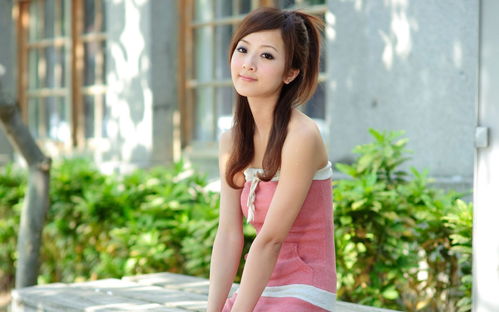 台湾美女eeelyeee小姐姐写真福利 这真丝睡袍秀你打几分