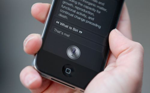 苹果更新 iPhone 头显配件专利：新增摄像头、与 Siri 协同工作等功能